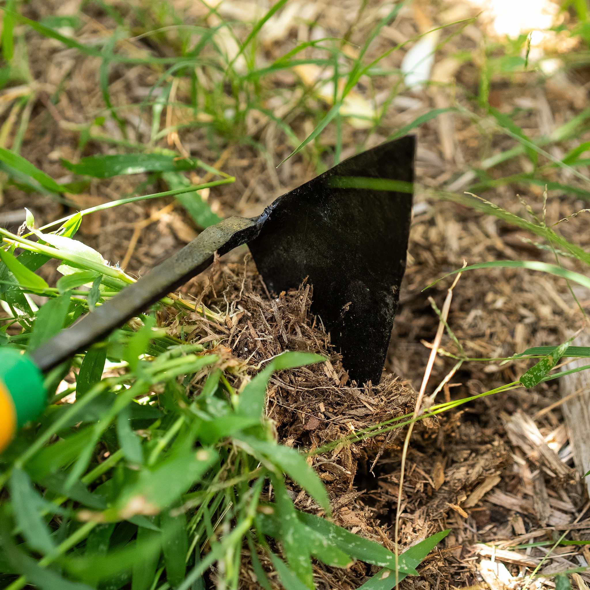 EZ-Digger Garden Tool Short Handle | 7 inch Blade - Image 3