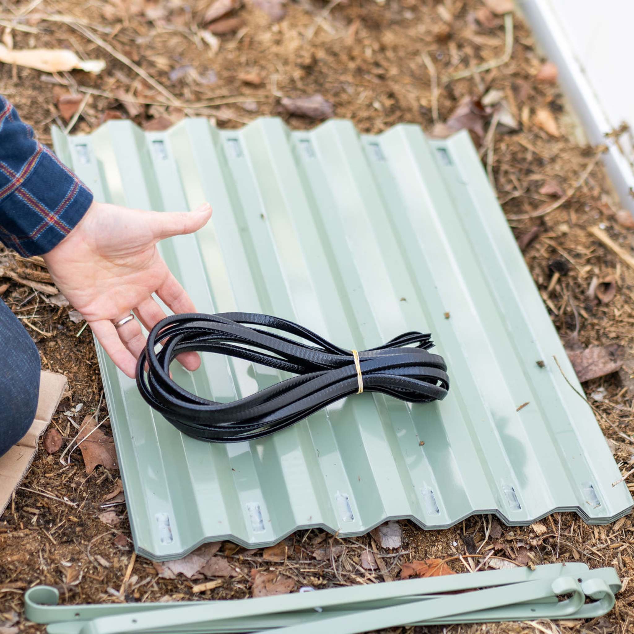 17" Metal Modular Raised Garden Bed Kit | 6 in 1 "No Tools Needed" - Image 4
