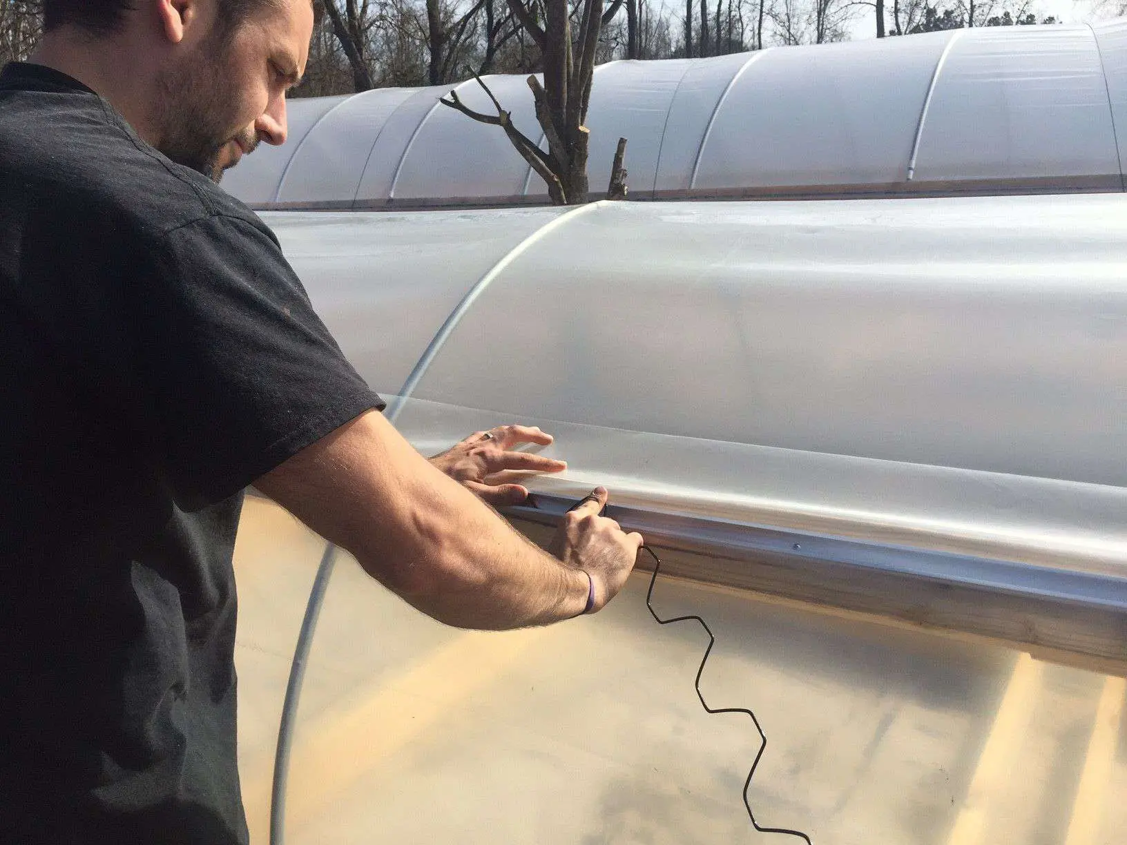 Greenhouse PVC Coated Spring Wire Lock - Image 5